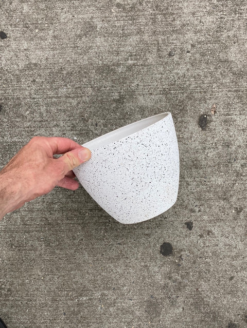 2.4L Plant Pot With Drainage Holes