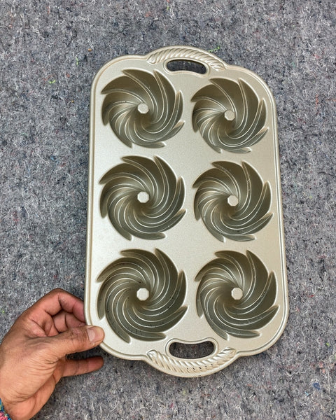 Sexy Nordicware Mini Bundt Cake Pan