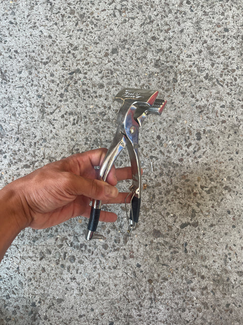 Fredrix Canvas Pliers