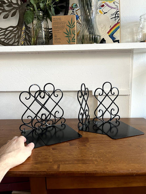 4 Black Metal Decorative Bookends