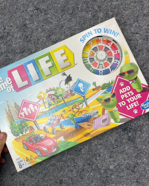 Hasbro The Game of Life Board Game