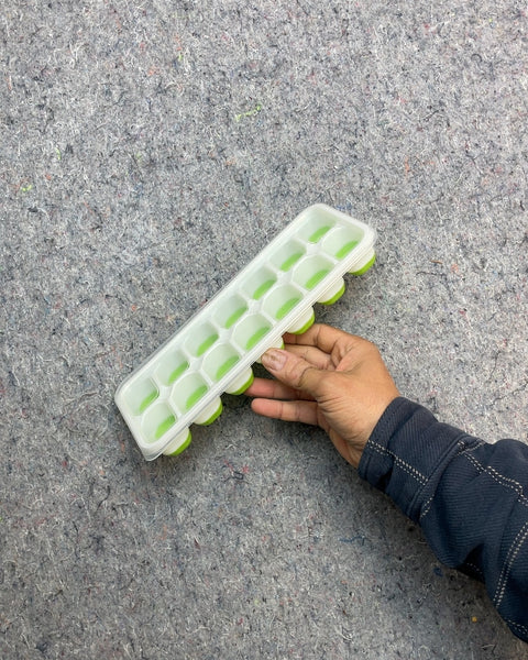 Ice Cube Tray with Lid