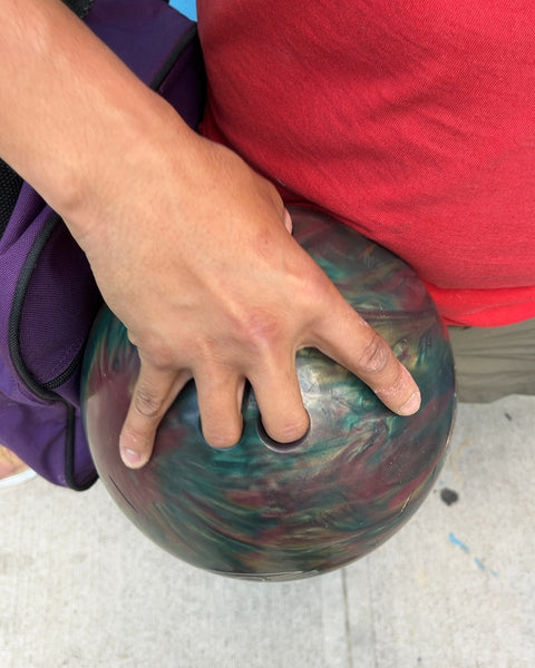 Storm Bowling Ball With Stand & Bag, STDY213978