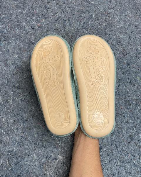 Hello Home Green Cat Slippers, Sz S/M