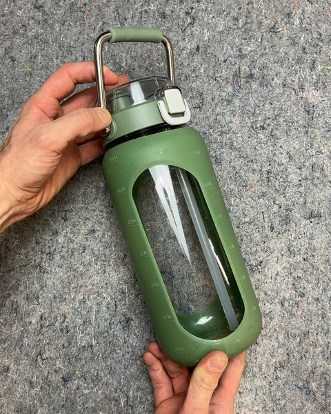 Chunmo 64oz Glass Water Bottle