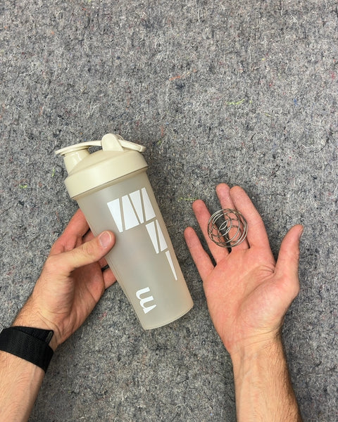 Maeva Shaker Bottle with Whisk Ball