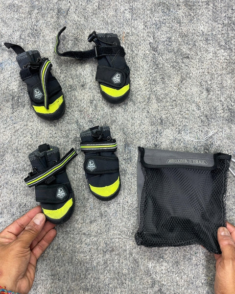 Arcadia Trail Pet Boots, Sz M