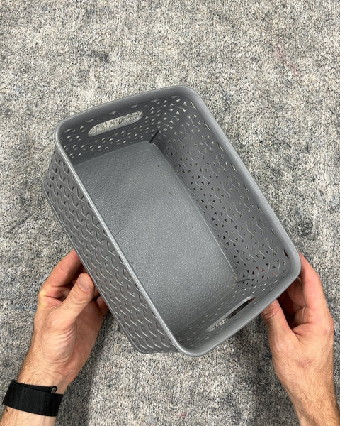 Room Essentials Gray Plastic Storage Basket, 4L
