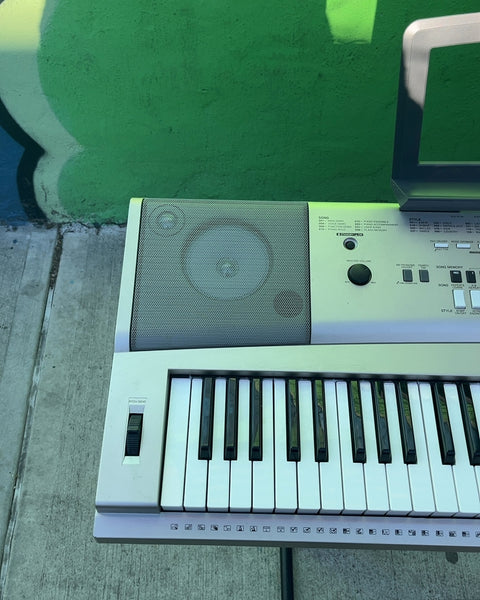 Yamaha YPG-235 Keyboard With Stand & Bench