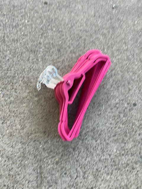 25+ Hangers, Same Color