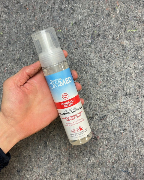 TropiClean OxyMed Hairball Relief Foaming Shampoo
