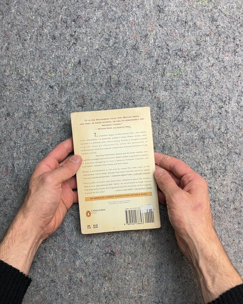 A Good Scent from a Strange Mountain by Robert Olen Butler