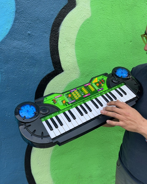 Pretty Dope Toy Keyboard With A Lot Of Sound Effects