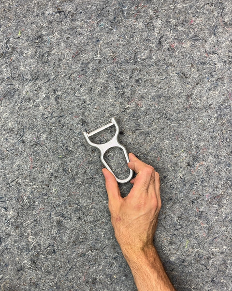 Simple Vegetable Peeler