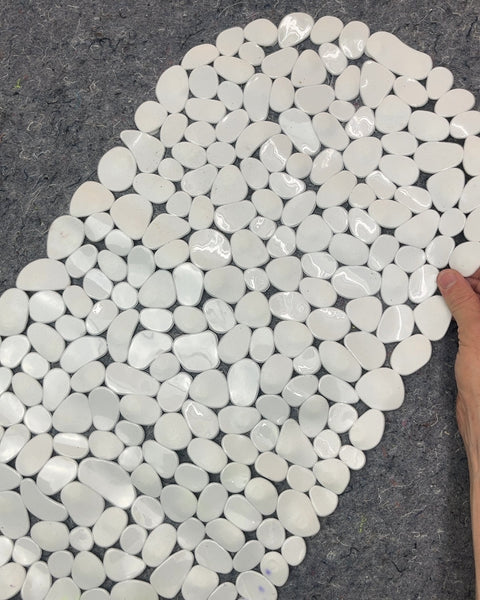White Pebble Bath Mat, L24"
