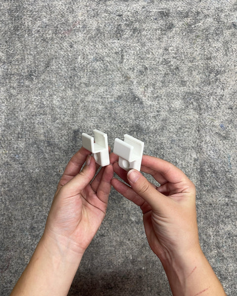 White Plastic Window Blind Mounting Brackets, Set of 2