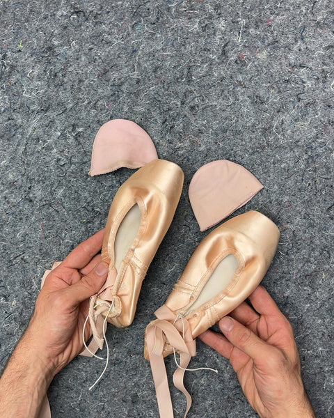 Gaynor Minden Pointe Ballet Shoes, Size 7.5M