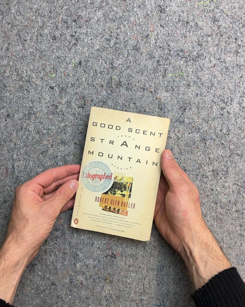 A Good Scent from a Strange Mountain by Robert Olen Butler
