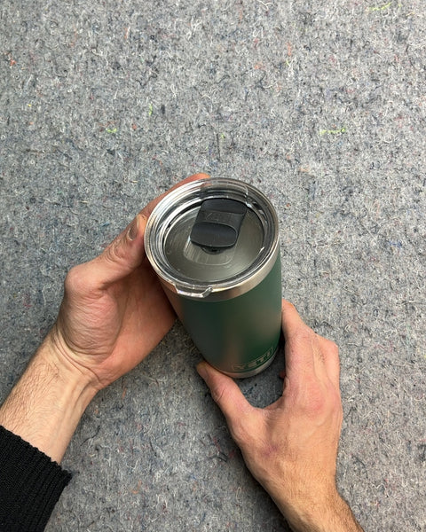 Like New YETI Rambler 20oz Tumbler