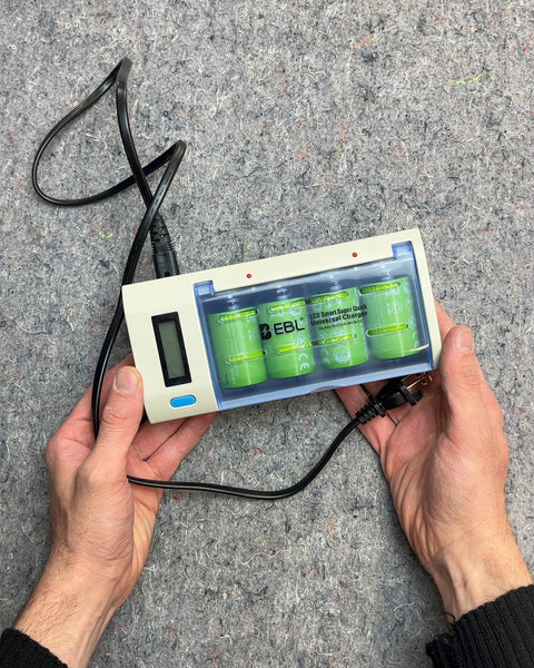 EBL 906 Universal Smart Charger