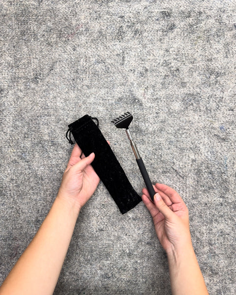 Telescopic Back Scratcher with Storage Pouch
