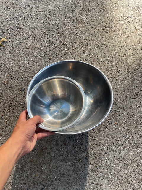 2 Mixing Bowls