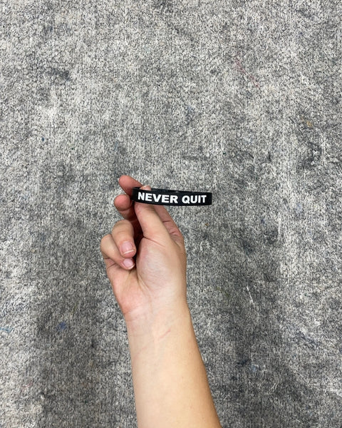 "Never Give Up" Silicone Bracelet