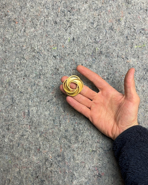 Gold Tone Swirl Brooch