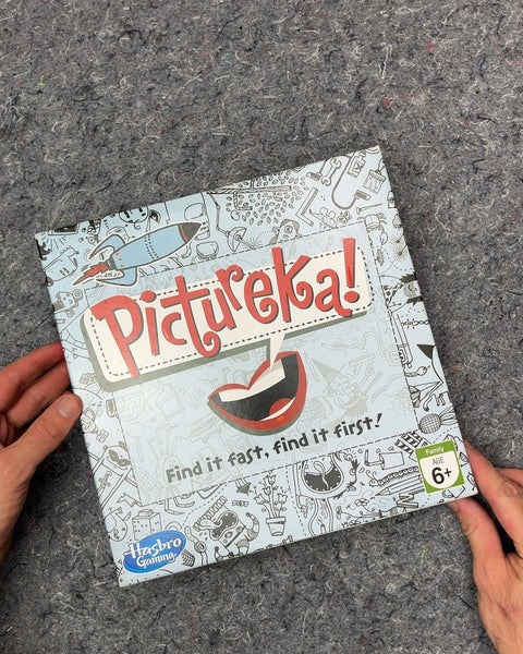 Hasbro Gaming Pictureka! Board Game