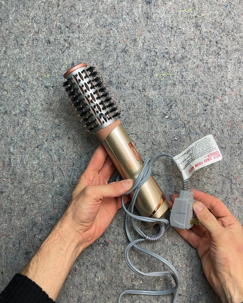 Conair InfinitiPRO Frizz Free 1 1/2-Inch Hot Air Brush