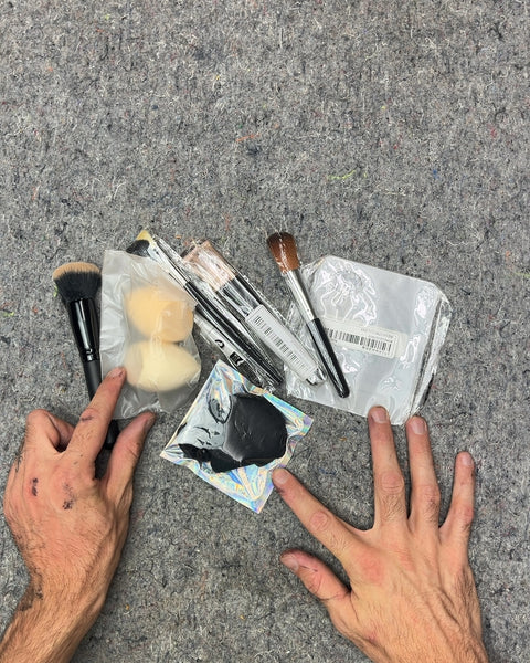 Makeup Brush Set with Sponges