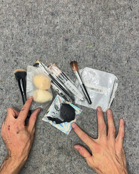 Makeup Brush Set with Sponges