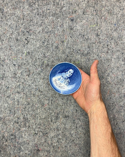 Blue and White Decorative Plate with Benjamin Franklin