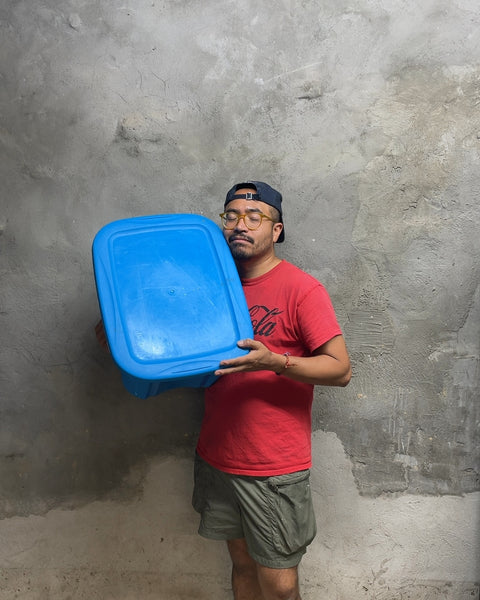 Blue Plastic Storage Bin with Lid, 10 Gallons