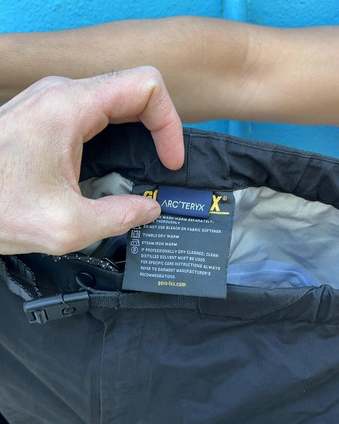 Arc'teryx Gore-Tex Mens Black Pants, Size Large