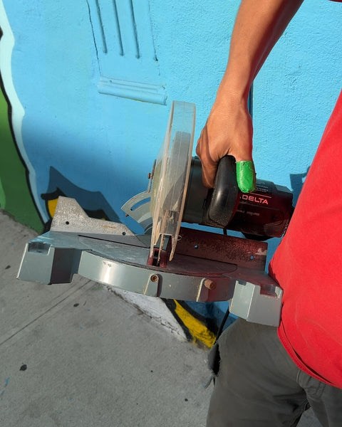 Delta Miter Saw with Brand New Blade (Watch Your Fingers!!)