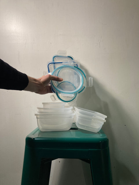Set of Tupperwares