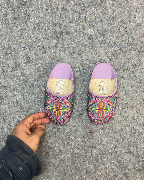 Embroidered Slippers, Sz 26