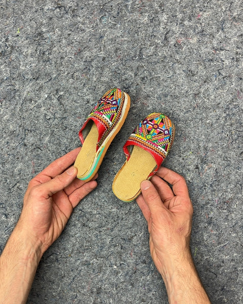 Adorable Embroidered Colorful Toddler Sandals, Size 4