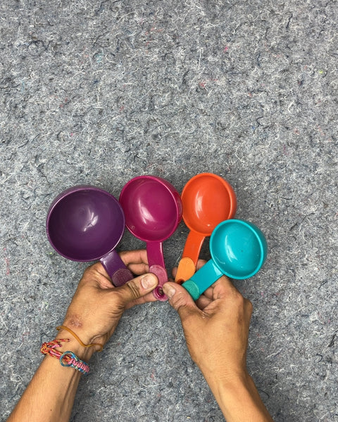 Colorful Plastic Measuring Cups Set
