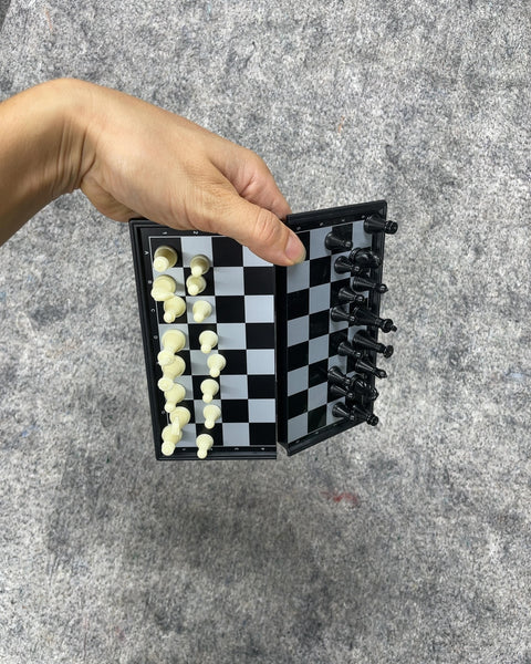 Mini Magnetic Folding Travel Chess Set
