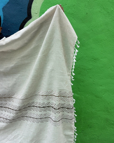 Pretty Tablecloth with Tassels, 60x70"