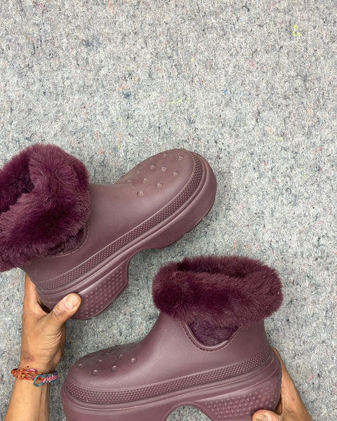 Crocs Classic Lined Neo Puff Boots, Size 38.5
