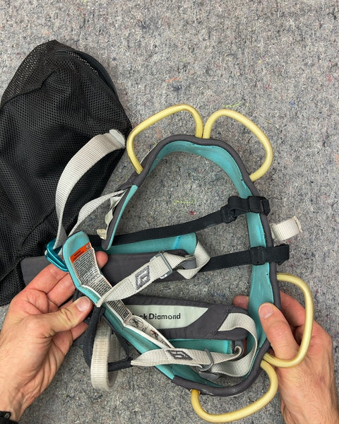 Black Diamond Climbing Harness, Size S or Waist 27-30"