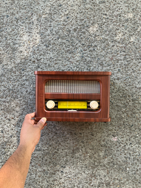 Art+Sound Vintage Bluetooth Radio