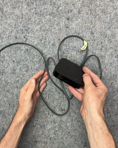 Apple TV Streaming Device, Turns On But Untested Otherwise