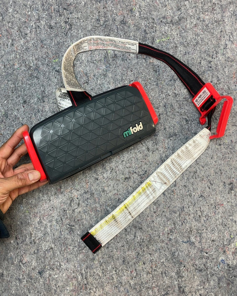 Mifold Grab-and-Go Booster Seat