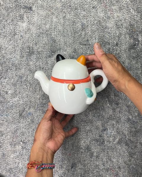 Lucky Cat Teapot for Nicole Martinez ;)
