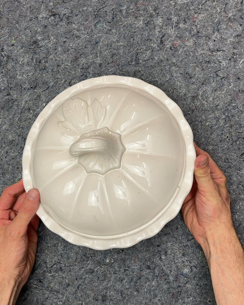 Pretty White Ceramic Pumpkin Pie Dish with Lid, 10"