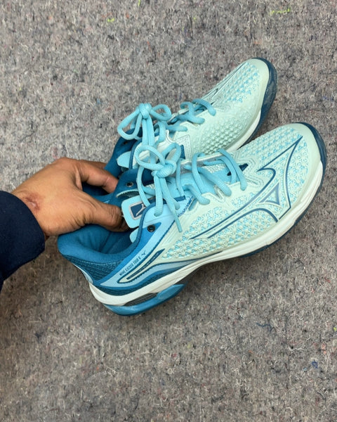 Mizuno Tennis Shoes, Sz 7.5 W US or 38 EU